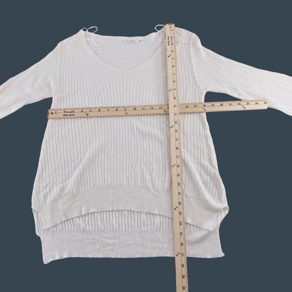 Skylar+Madison White V-Neck Ribbed Sweater Striped Sleeve Detail Size Medium - Picture 4 of 5